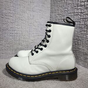 Dr Martens Air Wair 8 Eyelet Women's Size 7 US White Leather Lace up Boots 11821